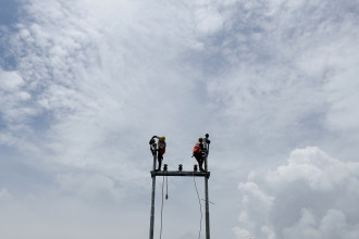 अन्तर्राष्ट्रिय श्रमिक दिवसः मजदुरलाई राष्ट्रपतिदेखि नेताहरुसम्मको शुभकामना