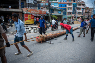 काठमाडौं ल्याइयो इन्द्रजात्रा लिङ्गो (तस्बिरहरू)