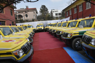 अव्यावहारिक एम्बुलेन्स नीतिः फोर ह्वीलमा मात्रै सरकारको छुट किन?