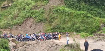 अरनिको राजमार्ग र चरिकोट सडकमा दुईतर्फी यातायात सञ्चालन