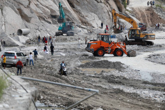 नाम निसाना हराएको वीपी राजमार्ग (तस्बिरहरू)