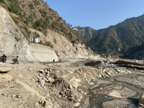 बाढीले बगाएको बिपी राजमार्गमा डाइभर्सन निर्माण सुरु