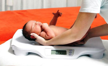 ‘नवजात शिशुको २८ दिनभित्र आँखाको परीक्षण अनिवार्य’