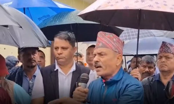 विद्युत अवरोधको विरोधमा भाषण गर्दागर्दै बिते ट्रेड युनियन जिफन्टका केन्द्रीय उपाध्यक्ष