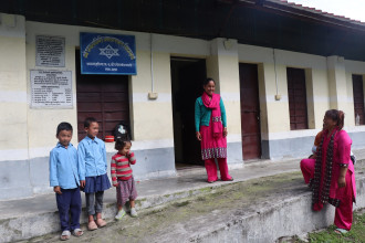 धौलागिरि आधारभूत विद्यालय, जहाँ तीन विद्यार्थी र तीन शिक्षक मात्रै छन्
