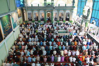 मुस्लिम समुदायमा ईद उल फित्रको रौनक (तस्बिरसहित)