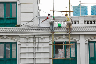 आगजनीले क्षतिग्रस्त अर्थ मन्त्रालयमा रंगरोगन (तस्बिरसहित)