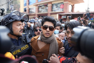 सरकारको राजीनामा माग्दै माइतीघरमा प्रदर्शन