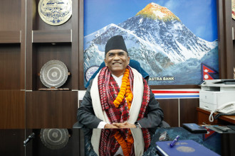 नवनियुक्त गभर्नरको पहिलो निर्णय ५ सय र १ हजारको नयाँ नोट छाप्ने 
