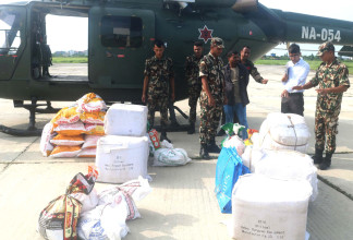 कोशी प्रदेश सरकारको बाढी पीडितलाई पठायो राहत
