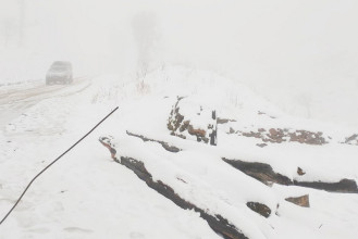 मुस्ताङको सरिबुङ पासमा विदेशी पदयात्रीसहित १४ जना सम्पर्कविहीन