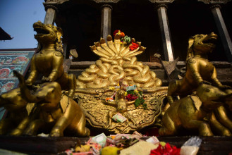 राजा श्रीनिवास मल्लको शाही सिंहासन (तस्बिरसहित)