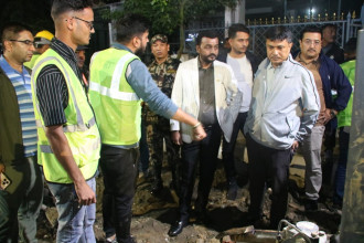 मध्यरातमै मेलम्ची पानी वितरण आपूर्ति प्रणाली अनुगमनमा निस्किए खानेपानी मन्त्री यादव