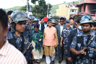 बाक्लो प्रहरी परिचालन गरी केपी ओलीको चियापान कार्यक्रम सम्पन्न (तस्बिरहरू)