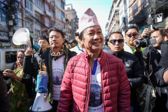 कुलमानलाई संकेत गर्दै हर्कले भने- दोहोरो चरित्रका मान्छे खतरनाक हुन्छन्