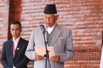 प्रतिनिधिसभाका ज्येष्ठ सदस्य केसीले लिए शपथ