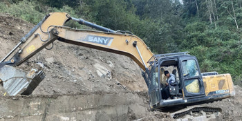 सवारी साधान आवागमन बन्द गरेर धुलिखेल-खावा सडक स्तरोन्नति