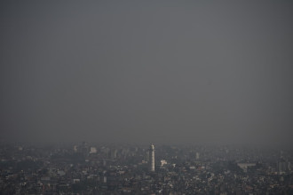 काठमाडौंमा वायु प्रदूषण बढ्यो, स्वास्थ्यमा असर पार्ने एक्यूआईको चेतावनी