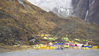 शरदयामले बढायो अन्नपूर्ण आधारशिविरमा पर्यटकको चहलपहल