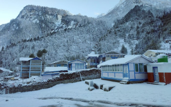 मनाङमा हिउँले पुरिएका भारतीय बाबु छोरीको शव फेला