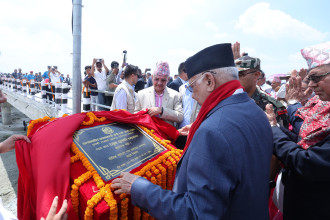 प्रधानमन्त्रीले गरे हुलाकी राजमार्गको रतुवा पुल उद्घाटन