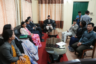 विपक्षी दलहरूको अडान कायमै, प्रधानमन्त्रीको अभिव्यक्ति संसद्को रेकर्डबाट नहटाएसम्म सदन चल्न नदिने