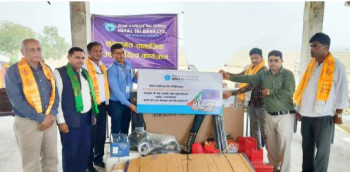 नेपाल एसबिआई बैंकद्वारा विद्यालयलाई स्मार्ट बोर्डसँगै खेलकुद सामाग्री प्रदान