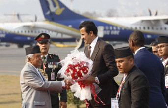 नेपाल आइपुगे कतारी राजा, राष्ट्रपति पौडेलले गरे स्वागत