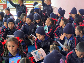 कामना सेवा विकास बैकद्वारा लक्ष्मी आधारभूत विद्यालयलाई शैक्षिक सामग्री सहयोग