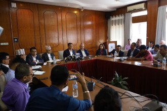 ऊर्जामन्त्री घिसिङद्वारा पुनर्निर्माण कोषमा सहयोगको अपील