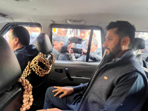 मेयर बालेनसँग वार्ता सकेर निस्किए रवि लामिछाने