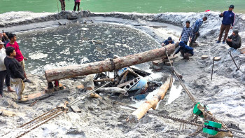 मानव कंकाल भेटिएको गणपति डिलक्स बसको उत्खनन स्थगित