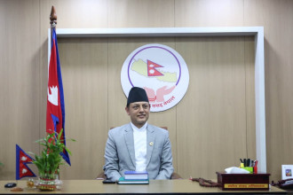 सभामुख अर्यालले सम्हाले पद