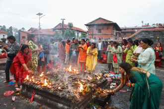 पशुपतिनाथ मन्दिरमा श्रद्धालुको घुइँचो (तस्बिरसहित)