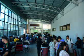 सडकको समस्याले हवाई चाप बढ्यो (तस्बिरहरु)