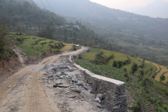 ताकम–हिलापोखरी–सोलवाङ सडक स्तरोन्नति सुरु