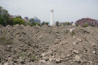 टुँडिखेलमा घाँसे मैदान निर्माण कार्य सुरु (तस्बिरहरू)