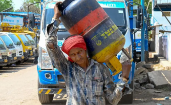 भारतमा हवाई इन्धन र व्यावसायिक ग्यासको मूल्य घट्यो