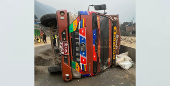 काठमाडौँ आउँदै गरेको ट्रक पल्टिँदा १९ वटा खसीबोका मरे