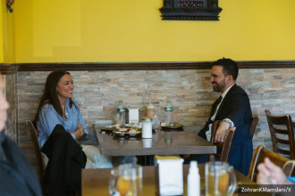 न्यूयोर्कको मेयरमा विजयी भएपछि नेपाली रेस्टुरेन्टमा पुगे ममदानी