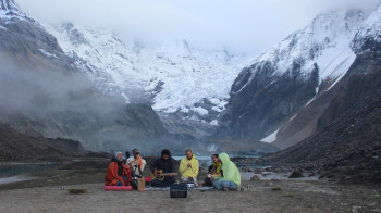 अन्नपूर्ण हिमालको आधारशिविर पञ्चकुण्ड ताल परिसरमा गुञ्जियो फ्रान्सेली संगीत