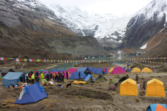 अन्नपूर्ण प्रथम आधारशिविरमा पर्यटकको घुइँचो