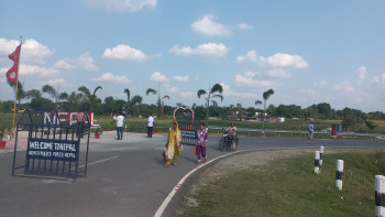 भन्सार कडाइसँगै भद्रपुर बजारमा चहलपहल, सीमापारिको गलगलिया सुनसान