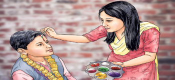 तिहारको मुख्य दिनः दिदीबहिनीबाट दाजुभाइलाई ऐश्वर्य प्राप्तिको कामनासहित सप्तरंगी टीका लगाइँदै