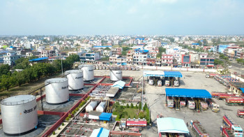 बस्तीबीचमा भलबारी डिपो, अव्यवस्थित पार्किङ हुँदा आगलागीको जोखिम