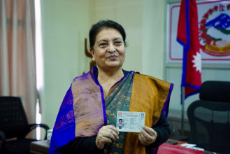 आन्दोलनमा नागरिकता जलेपछि पूर्वराष्ट्रपति भण्डारीले लिइन् प्रतिलिपि