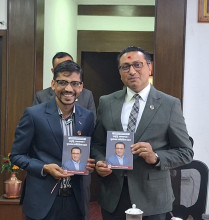 अर्थनीतिमा डा स्वर्णिम वाग्लेको दृष्टि पुस्तक सार्वजनिक, अर्थमन्त्रीले गरे विमोचन