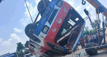 नेपालगन्जमा बस दुर्घटना : दुईको मृत्यु, २१ घाइते