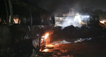 सुनौलीबाट दिल्ली जाँदै गरेको बसमा आगलागी, दुई नेपाली यात्रुको मृत्यु,  १५ बढी घाइते