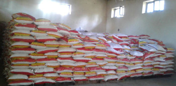 दार्चुलाको नागूमा खाद्यान्न ढुवानी सुरु, मूल्यलाई लिएर स्थानीय असन्तुष्ट